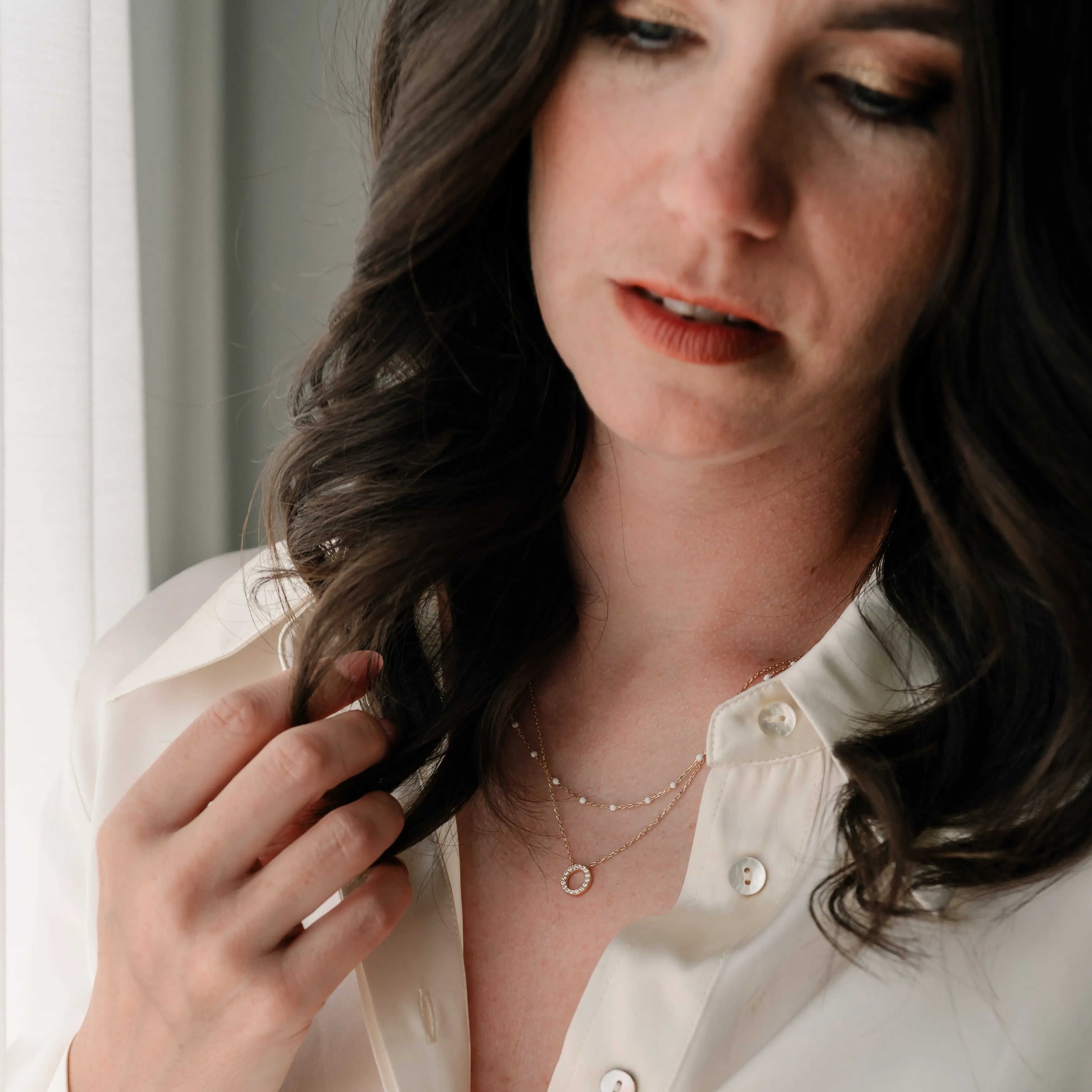 14 karátový Zlatý prívesok s čírymi zirkónmi v tvare kruhu – minimalistická elegancia kolekcie CREYO LINEA