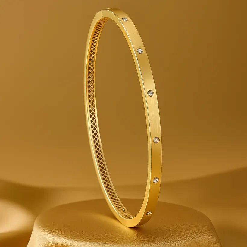 Elegantný zlatý náramok s brúsenými diamantmi od značky CREYO