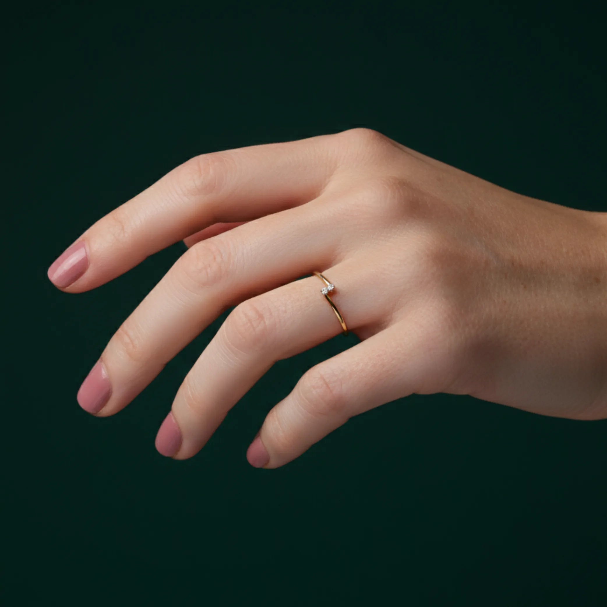 Prsteň DUO LINA&nbsp;predstavuje stretnutie dvoch svetiel – dvoch energií, ktoré sa harmonicky dopĺňajú. 14 karátové zlato