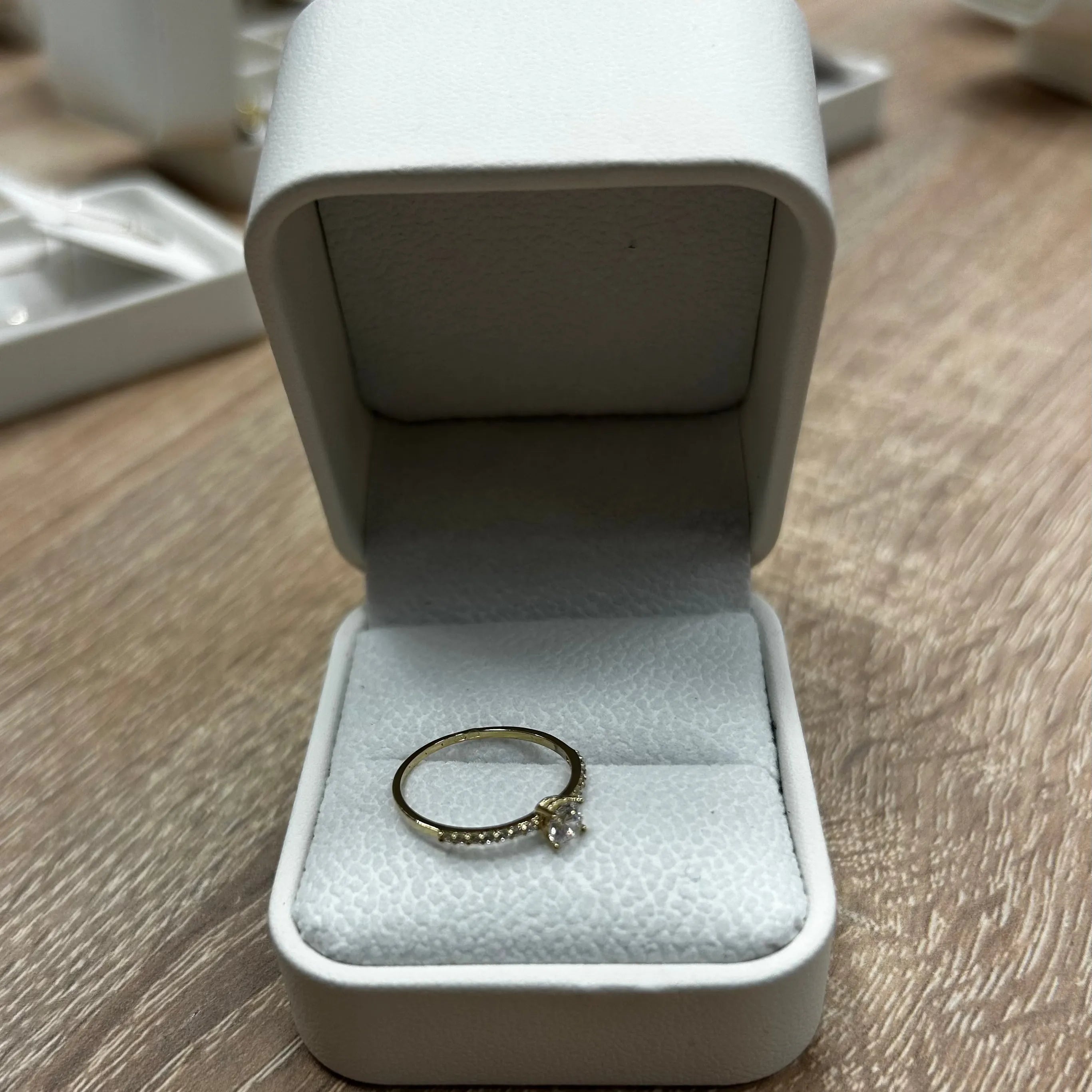 STELLA | Zlatý prsteň s čírym zirkónom