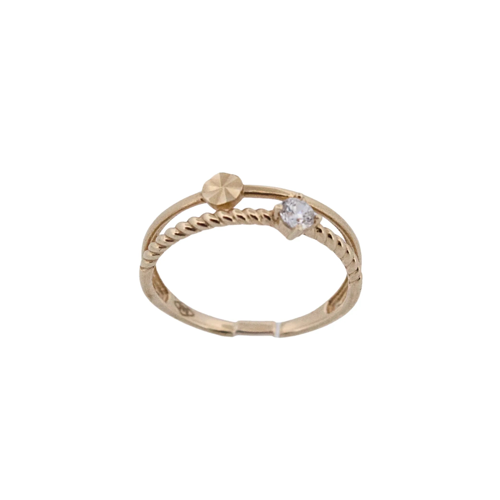 Prsteň CREYO LUXA zo 14K zlata s gravírovaným detailom a čírym zirkónom – pohľad spredu-2