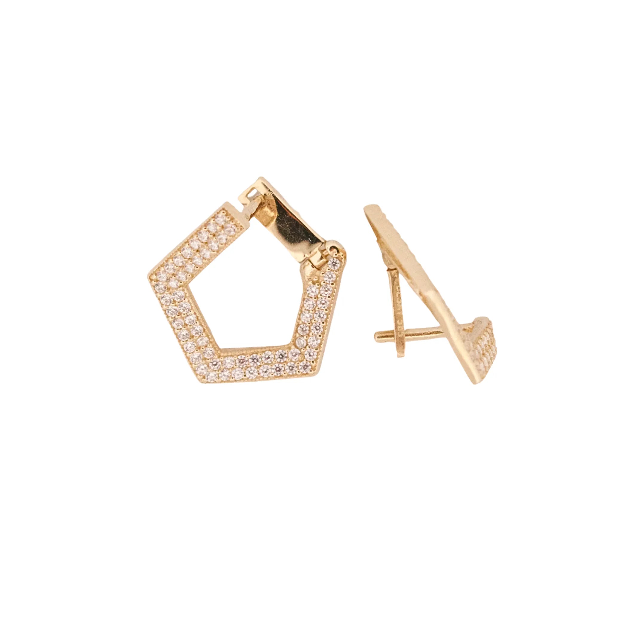Luxusné zlaté náušnice so žiarivými zirkónmi v tvare päťuholníka – kolekcia GEOMETRIC detail