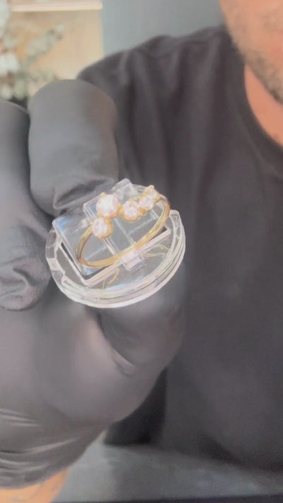 DIVINA | Prsteň zo 14K zlata s piatimi žiarivými zirkónmi- detail video