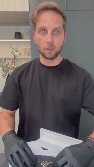 Aurelia – jemný dámsky náramok z 14K žltého zlata s plnými a otvorenými kruhmi a trblietavými kryštálmi, elegantný nadčasový dizajn