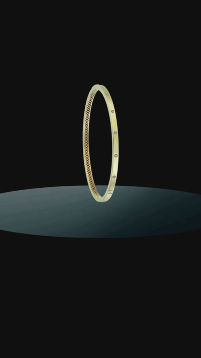 Video elegantného zlatého náramku CREYO s moderným dizajnom a jemnými detailmi – ručne spracovaný luxusný šperk.