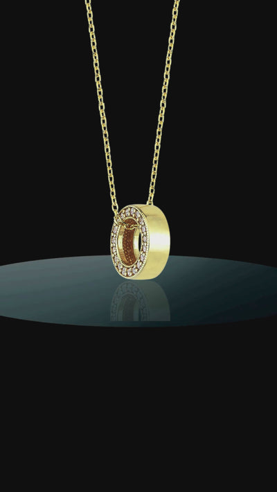 Video luxusného zlatého náhrdelníka Aura – nadčasová elegancia z 14‑karátového zlata s jemným kruhovým príveskom.